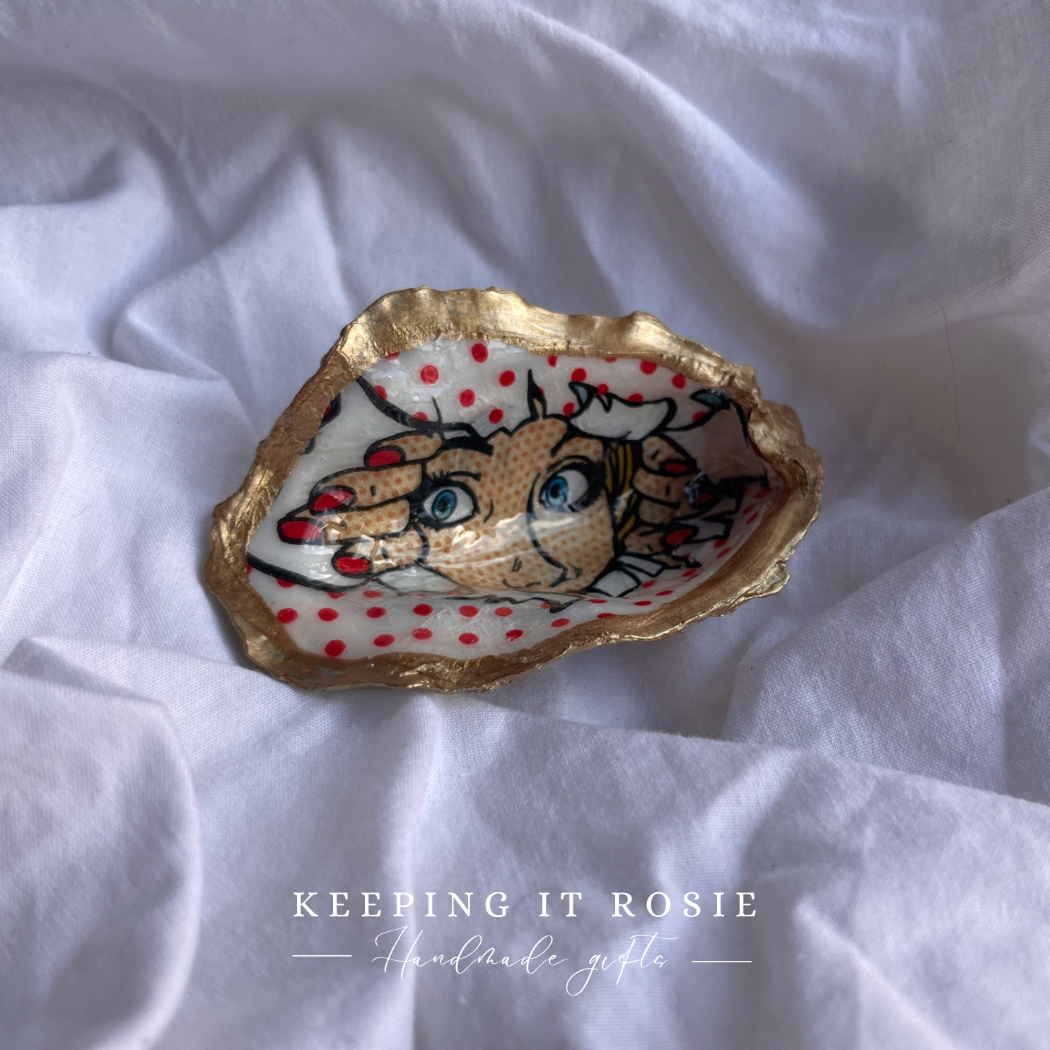 Pop art oyster shell trinket tray