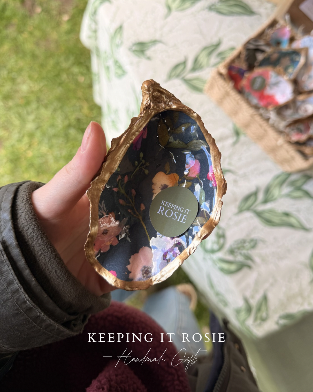 Navy Watercolour flower shell