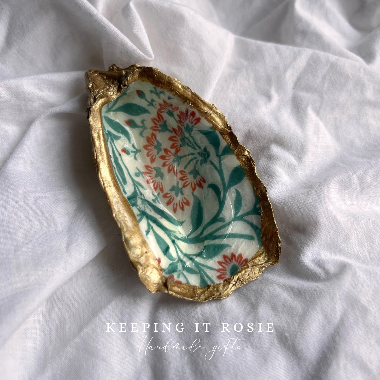 Green foliage pattern oyster shell trinket tray