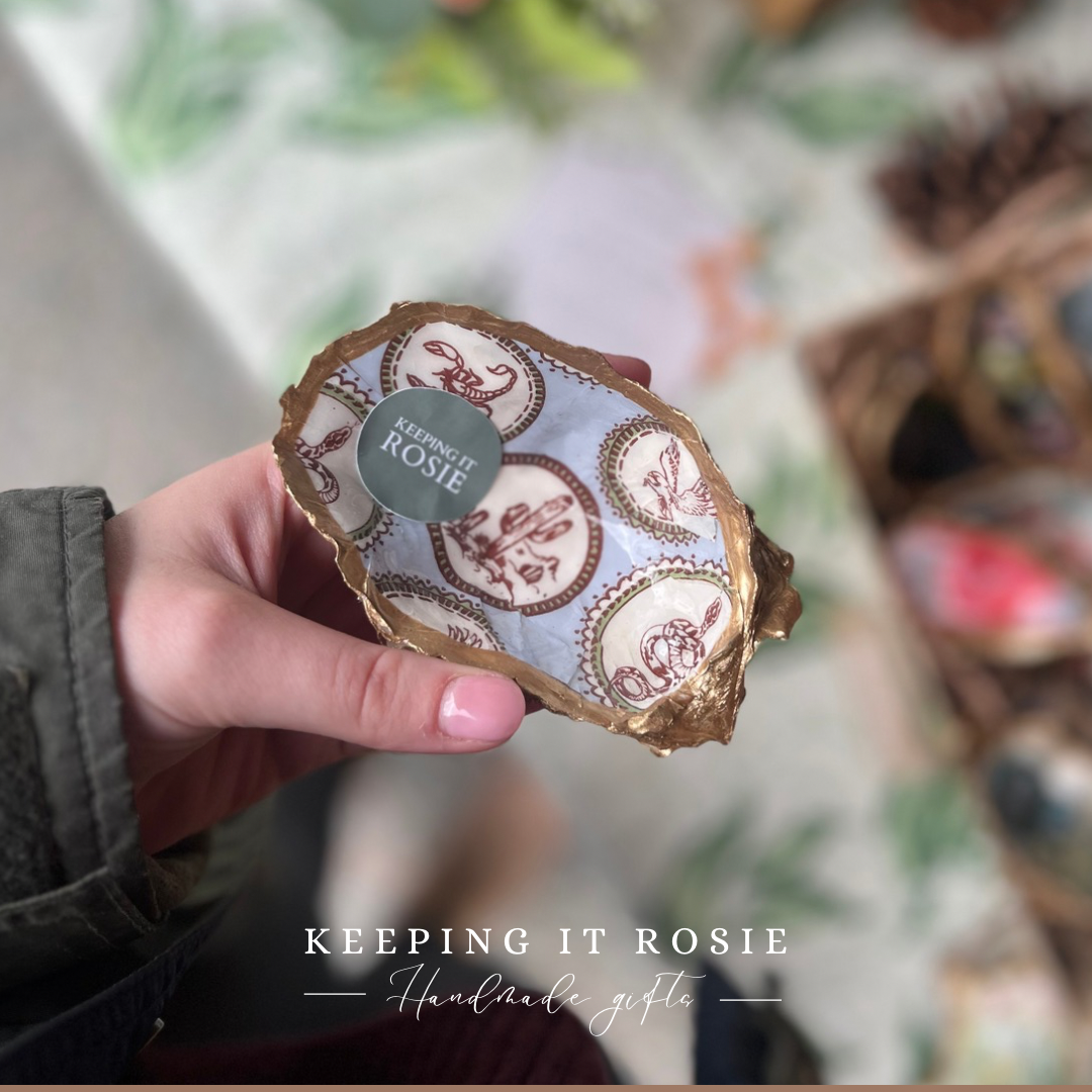 Sahara desert print oyster shell
