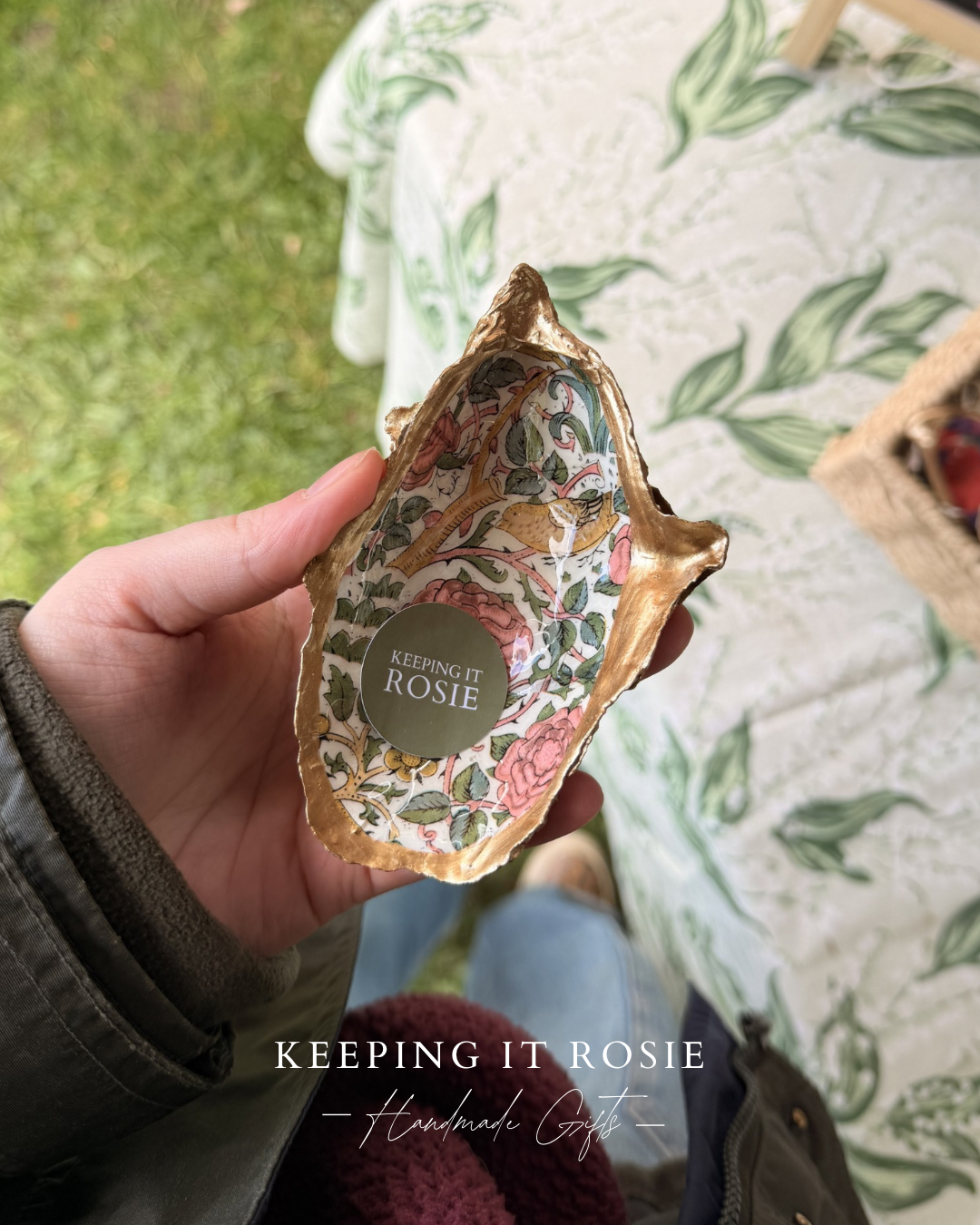 Pastel floral rose print oyster shell
